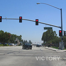 Traffic light pole