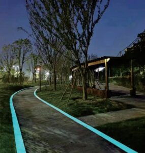 Smart luminous pavement signal lights
